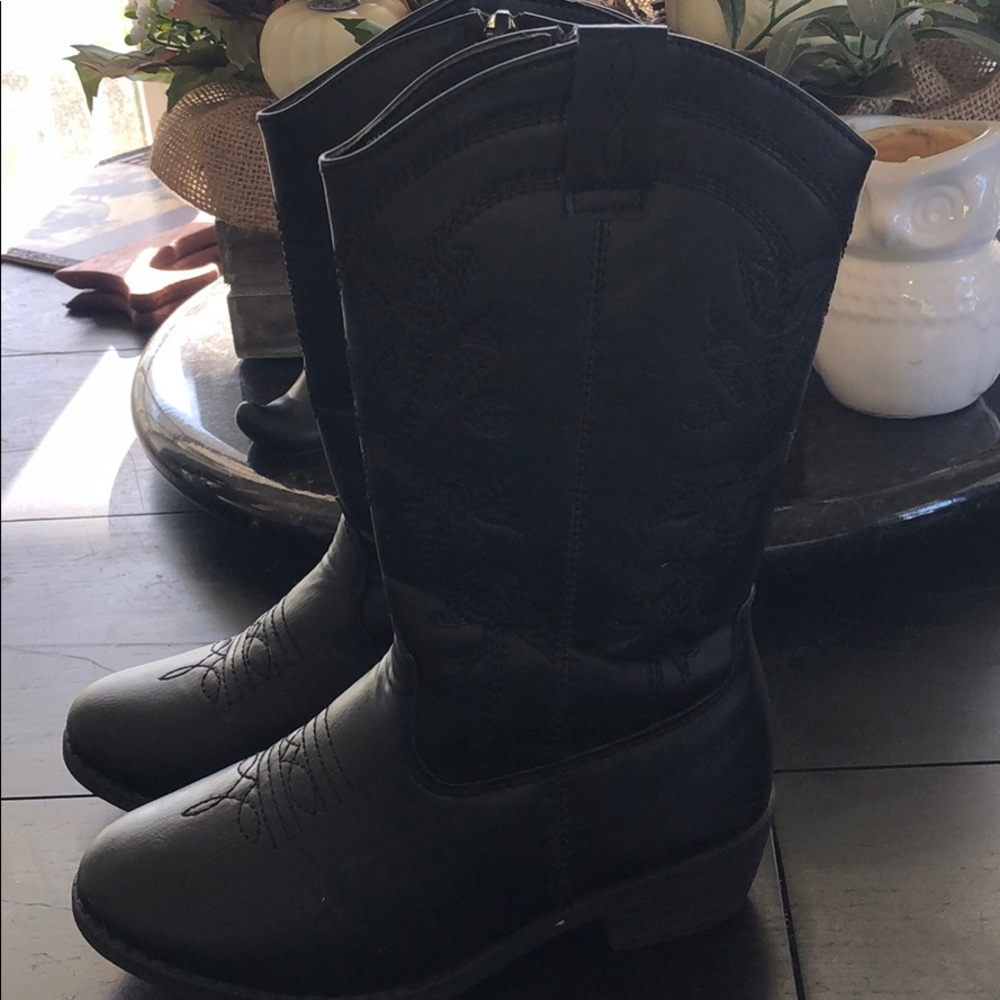 Black cowgirl cowboy boot size 13